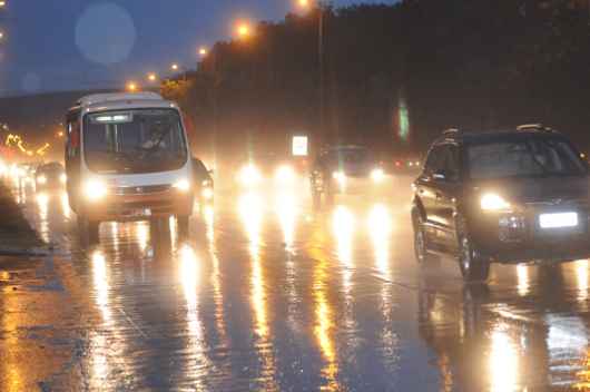 Chuva no Eixo Rodoviário Norte, altura da SQN 107