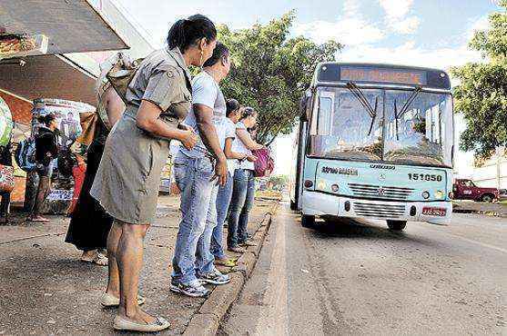 Passageiros na região de São Sebastião: no primeiro dia de intervenção no transporte, sobraram dúvidas e desinformação, mas também esperança