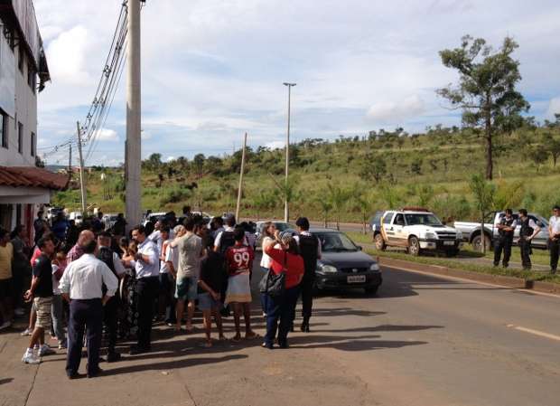 Os manifestantes bloquearam a entrada da cidade