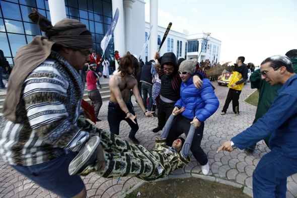 A convocação havia recebido a promessa de participação de mais de 10.000 pessoas na página do Facebook dedicada ao evento