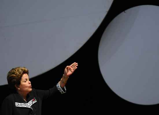 Dilma Rousseff durante discurso em que homenageou Hugo Chávez