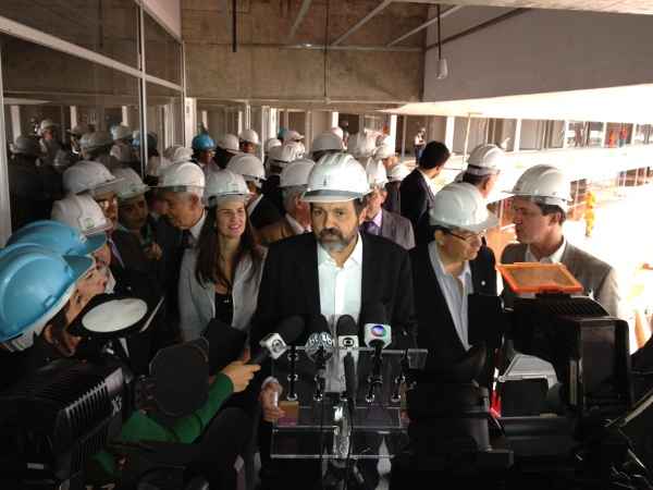 Visita do governo e do poder judiciário ao Estádio Nacional mané Garrincha