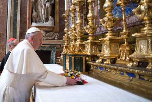 Papa Francisco faz visita privada à Basílica de Santa Maria Maior