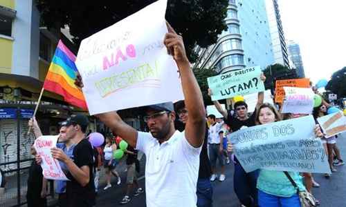 Cartazes, faixas e palavras de ordem ocuparam o centro de Belo Horizonte pela segunda vez em uma semana