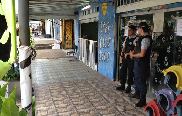 Imagem mostra fachada da loja onde Ivoneide foi baleada: ex atirou cinco vezes