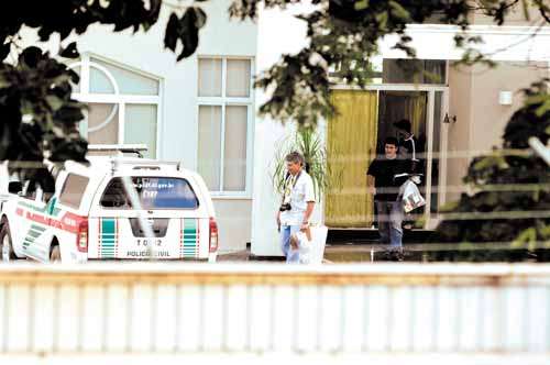 Imóvel invadido no Setor de Mansões do Lago Norte, no último dia 14: bandidos chegaram à residência, a nado, pelo Lago Paranoá