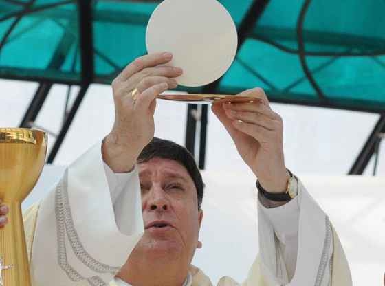 Arcebispo Dom João Braz de Aviz durante missa na Catedral Metropolitana de Brasília.