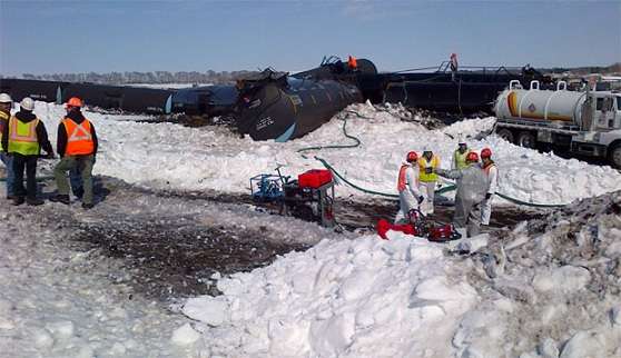 Ainda não se sabe se o trem da companhia Canadian Pacific transportava petróleo bruto ou proveniente das areias de alcatrão de Alberta, Canadá