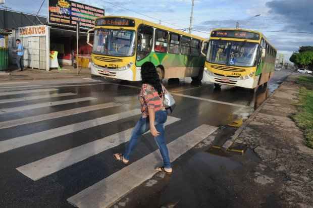 Detran realiza ações educativas nos 16 anos da faixa de pedestre