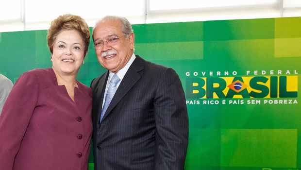 Presidente Dilma Rousseff durante cerimônia de posse do Ministro de Estado dos Transportes, César Borges