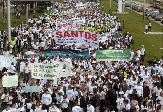 Cerda de 150.000 pessoas participaram da manifestação, muitas delas oriundas de outros regiões do país