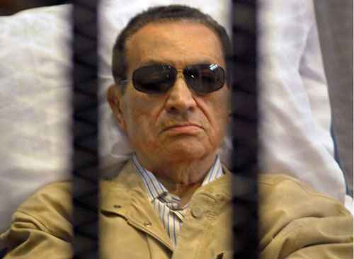 Ex-presidente do Egito, Hosni Mubarak, enfrenta novo julgamento