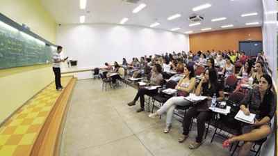 Os profissionais de saúde podem começar a se preparar, pois as chances serão para médicos e enfermeiros