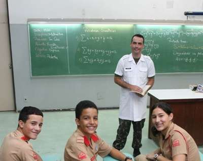 Aula nde matemática no Colégio Militar de Brasília