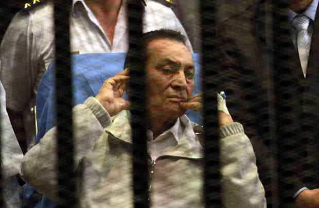 Mubarak, detido em uma prisão do sul do Cairo, é acusado da morte de manifestantes no começo de 2011