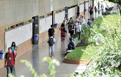 No primeiro vestibular em que a Universidade de Brasília reservou vagas para alunos de escolas públicas, 95% das oportunidades se destinaram a afrodescendentes