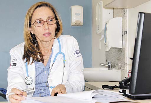 Isis Magalhães, oncologista do Hospital da Criança, disse que, após a interrupção do fornecimento, o estoque de L'asparaginase só vai durar dois meses