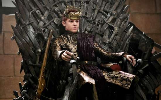 O astro teen foi colocado no lugar de Joffrey Baratheon, como o verdadeiro Rei do Trono de Ferro de Westeros