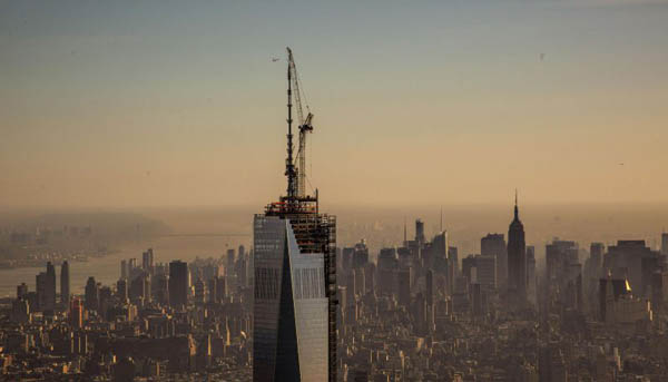 O arranha-céu é o eixo central do novo complexo construído no Marco Zero, onde as torres gêmeas do antigo World Trade Center desabaram