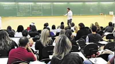 Candidatos assistem a aula preparatória em cursinho: mais de 238 mil pessoas se inscreveram para o certame