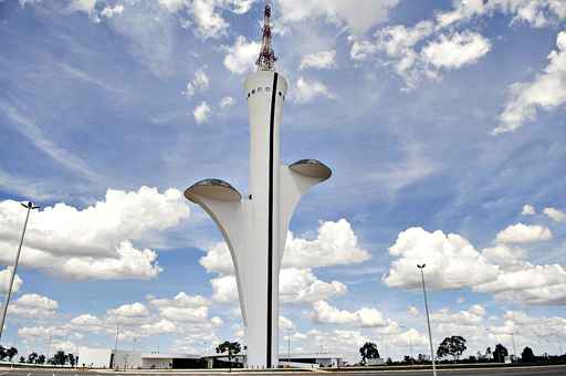 Inaugurada há um ano, torre digital de Brasília espera pela nova tecnologia para funcionar plenamente