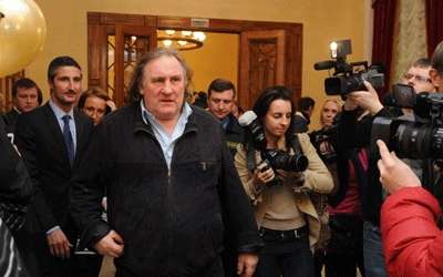 Depardieu está filmando um novo longa-metragem na Rússia ao mesmo tempo que atua como embaixador da cultura do país