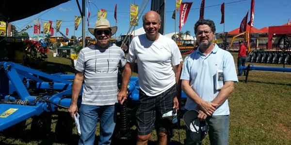 Fernando, Walter e Newton não são agricultores, mas saíram de Brasília para conferir as novidades da feira e admirar as máquinas em exposição