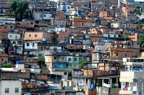 Vista geral da favela: 13 mortos em chacina de 1994