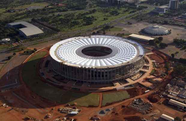 Vista aérea do Estádio Nacional do Mané Garrincha: investimento no setor em virtude da realização de grandes eventos no país, entre eles a Copa das Confederações em 2013, a Copa do Mundo de Futebol em 2014