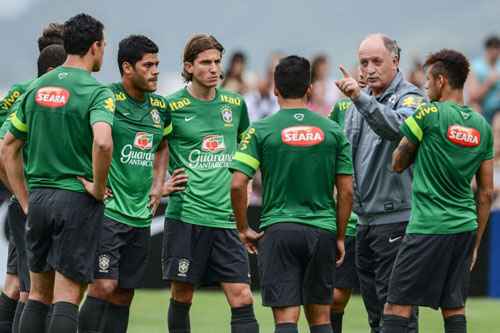 Treinamento da seleção brasileira para o jogo contra a Inglaterra que deve ocorrer no domingo