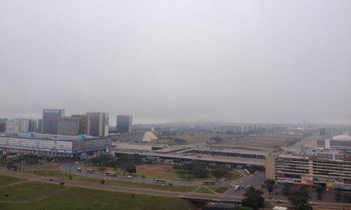 O Inmet também prevê a possibilidade de chuva em áreas isoladas