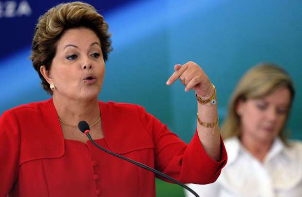 Segundo Dilma, nos primeiros dias da Operação Ágata 7 foram vistoriados 184 mil veículos e 12 mil embarcações, o que levou à apreensão de mais de 6 toneladas de drogas e 8 mil quilos de explosivos