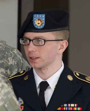 Bradley Manning se declarará culpado de 10 das 22 acusações feitas contra ele, segundo advogado