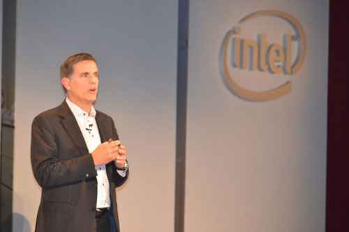 Vice-presidente executivo da Intel, Tom Kilroy, fala durante lançamento do processador Intel Haswell