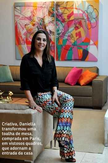 Na segunda reportagem da série que mostra o lar de designers e empresários de moda, a dona da Avanzzo, Daniella Naegele, abre as portas da sua clean e bela residência