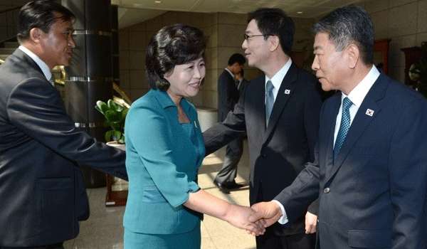 Reunião a nível de trabalho realizada entre os chefes das duas Coreias neste domingo (9/6)