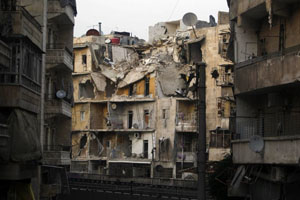 Cenas de destruição são comuns em Aleppo: região segue sendo disputada por rebeldes e pelo exército