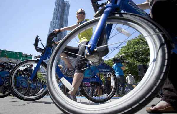 Desde o lançamento no final de maio, as bicicletas de uso livre de Nova York já rodaram mais de 766.000 km, embora sua chegada seja marcada por problemas técnicos e continue sendo alvo de polêmica