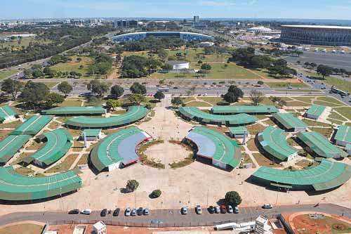 Vista aérea da Feira da Torre de TV: localização privilegiada garante movimento dos torcedores para o Estádio Nacional Mané Garrincha