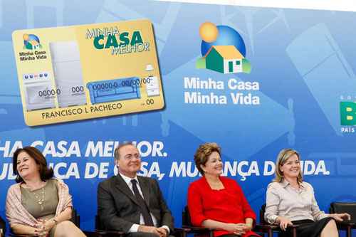 Presidenta Dilma Rousseff durante cerimônia de anúncio de linha de financiamento para aquisição de móveis e eletrodomésticos aos beneficiários do programa Minha Casa, Minha Vida