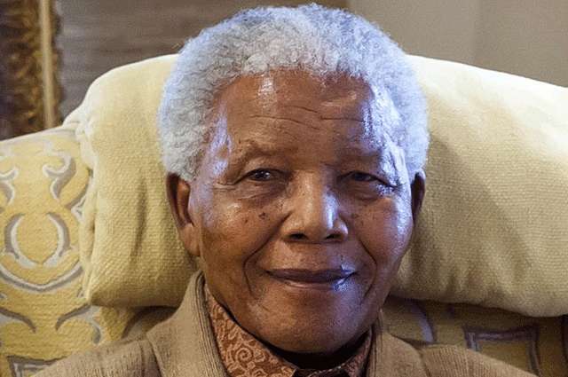 Nelson Mandela, que lutou contra o regime racista do apartheid na África do Sul, está internado em estado grave, mas estável