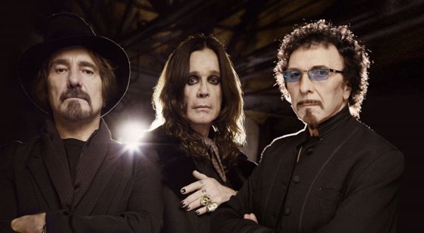 Ozzy volta a gravar com a banda depois de 35 anos. Bill Ward não concordou com os dividendos financeiros e decidiu não participar do retorno, sendo substituído pelo competente e discreto Brad Wilk