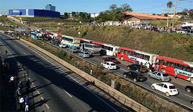 O trânsito foi liberado por volta de 12h45