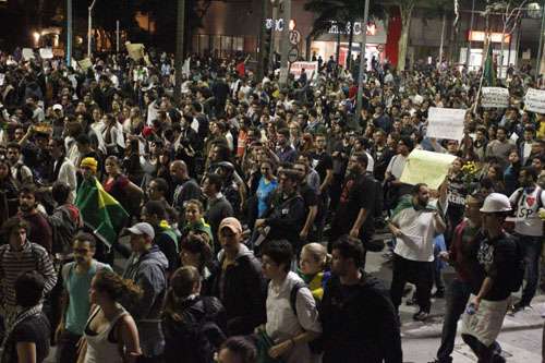 Manifestação contra o aumento da passagem de ônibus em São Paulo