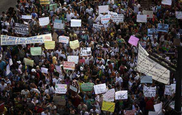 Somente no Rio de Janeiro, 300 mil manifestantes protestaram