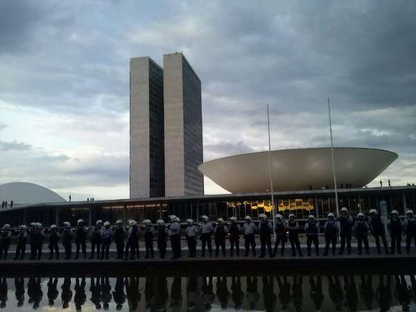 Policiais cercavam o Congresso Nacional