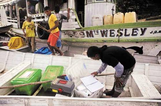 Índios anunciaram que não devolverão os equipamentos dos biólogos, com os dados da pesquisa