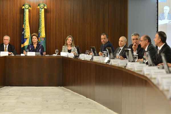 Dilma se reuniu com governadores e prefeitos no Palácio do Planalto