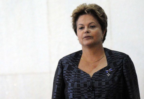 Dilma desiste de assembleia para tratar da reforma política