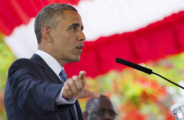 O presidente dos EUA, Barack Obama fala em conferência no Palácio Presidencial, em Dacar, no Senegal